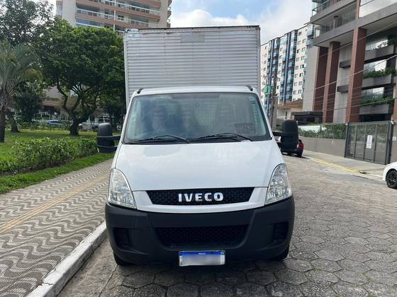 IVECO DAILY 2.3 HPI DIESEL 30S13 CHASSI MANUAL IVECO DAILY 2.3 HPI DIESEL 30S13 CHASSI MANUAL